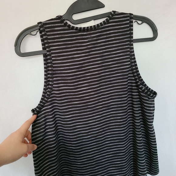 Athleta Cropped Striped Workout Tank Size XSmall - Picture 8 of 9